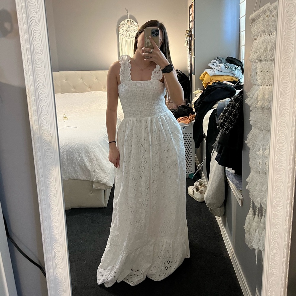 Bobi Elegant White Smocked Dress